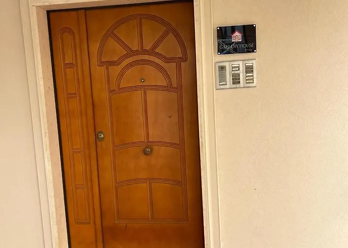 Gallery House 公寓 *